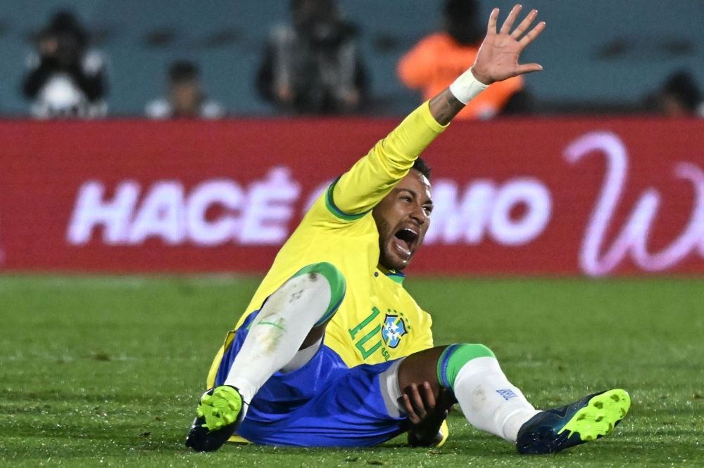 Brazilian Star Neymar Jr. Suffers from Shocking Injury.