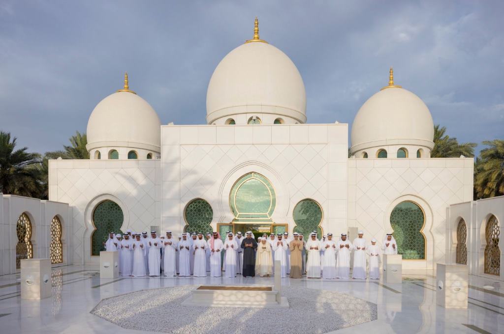 UAE President visits the tomb of the late Sheikh Zayed bin Sultan Al Nahyan