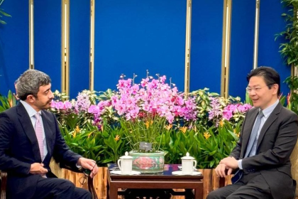 Abdullah bin Zayed meets Singapore's Prime Minister