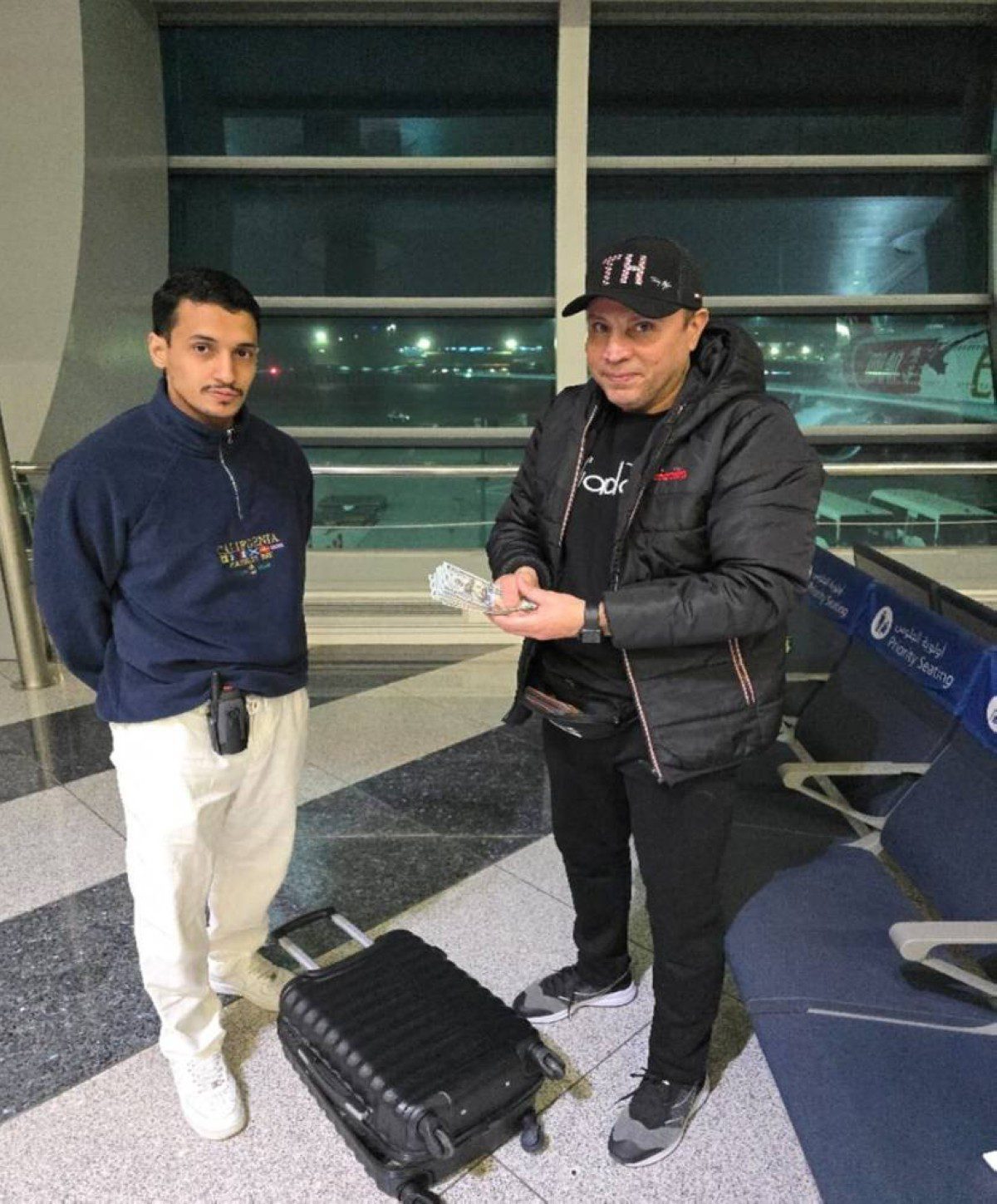 Dubai Police Returns A Bag to its Owner in 30 Minutes